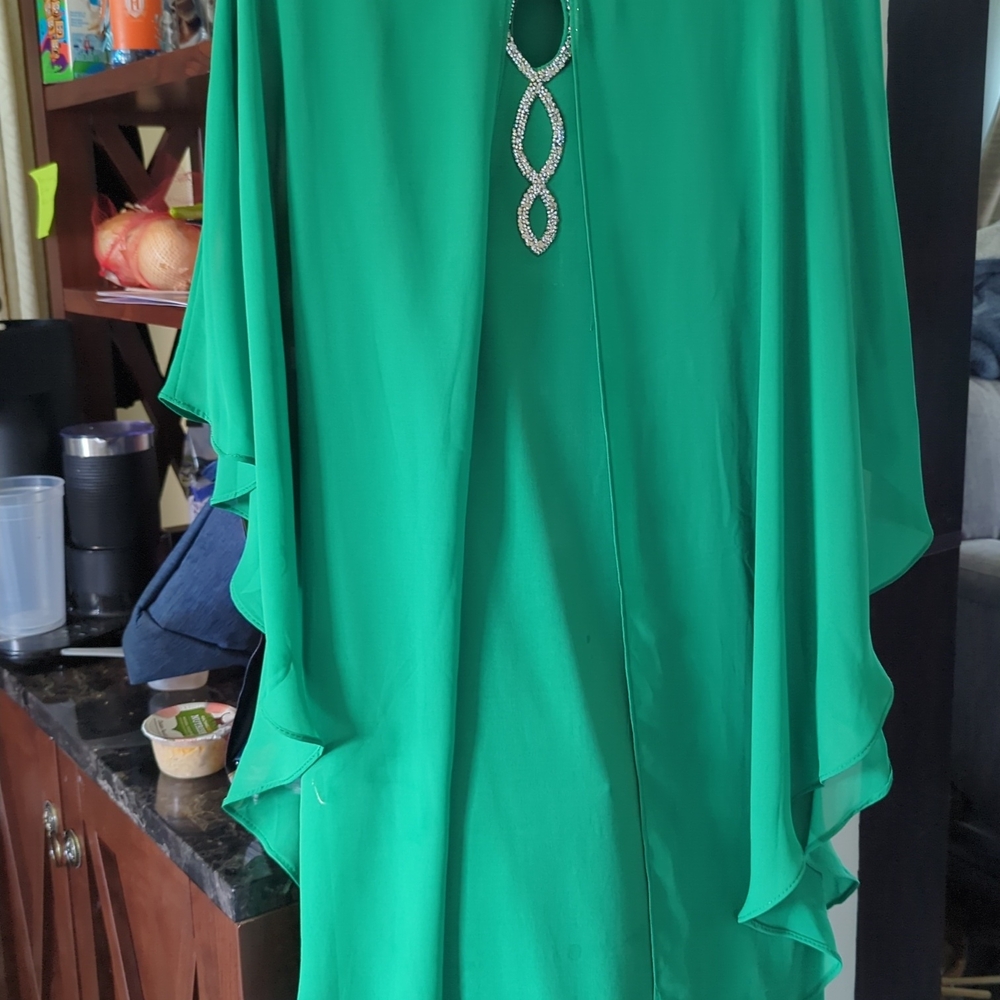 Glamour Night Green Dress with Sparkle Accent